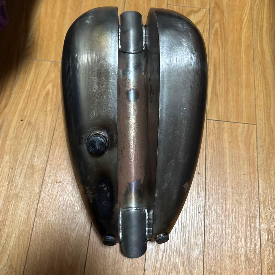 ハイトンネル　ピーナッツタンク　ハーレー　トライアンフ