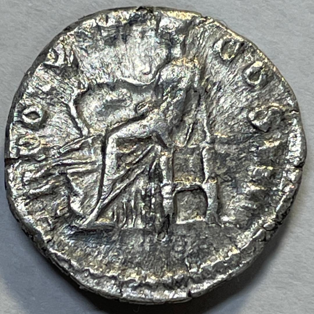 【古代ローマ 銀貨】155-156年 アントニヌス・ピウス 女神 サルス 座像