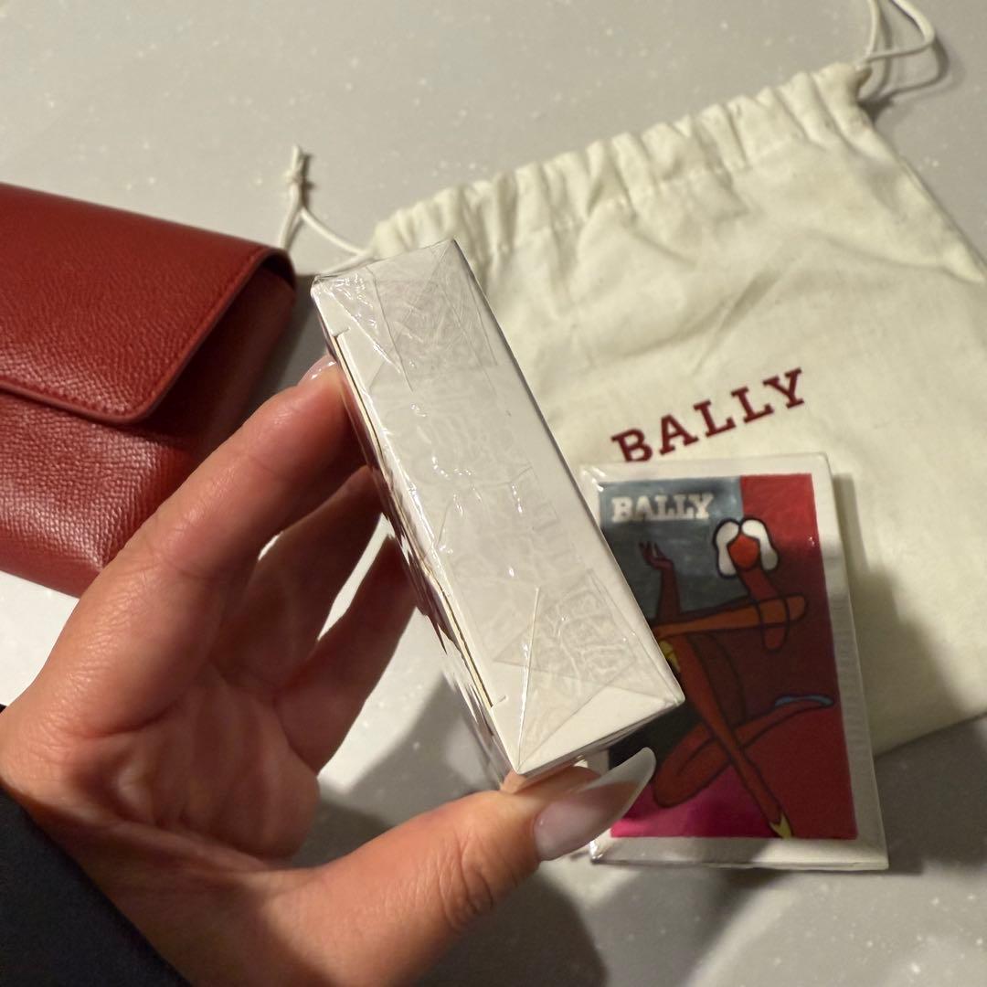 新品未使用　BALLY 赤 レザー 保存袋付き　トランプ