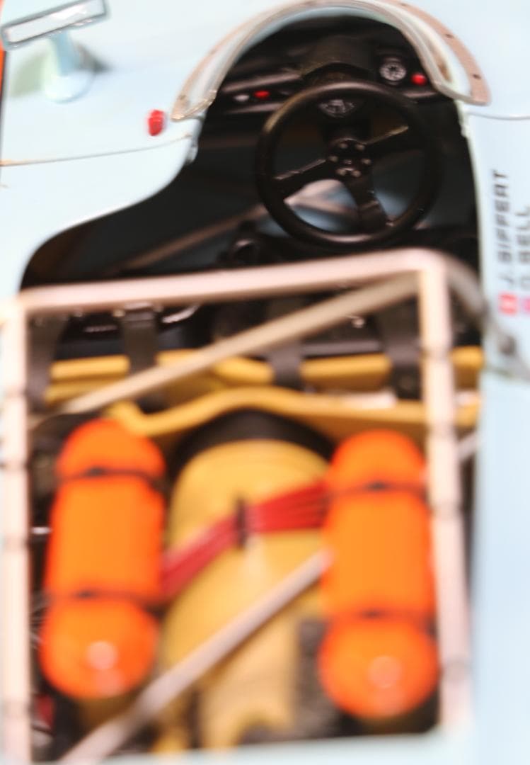 『オートアート　ポルシェ９０８／３　１９７１　ＪＷガルフカラー仕様 　１／１8