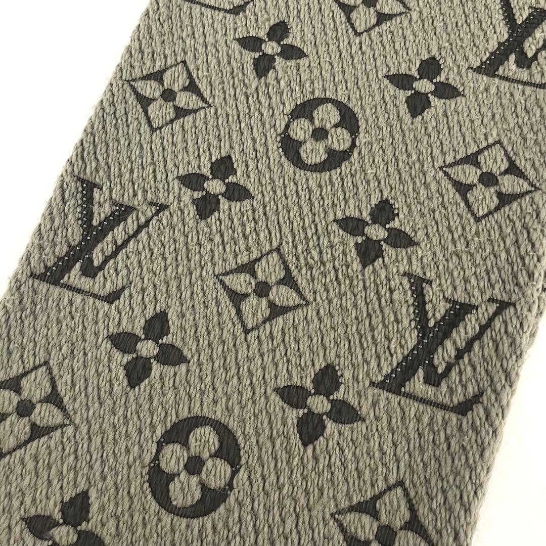 Y'sさん✨グレー ルイヴィトン エシャルプ ロゴマニア マフラー シルクウール