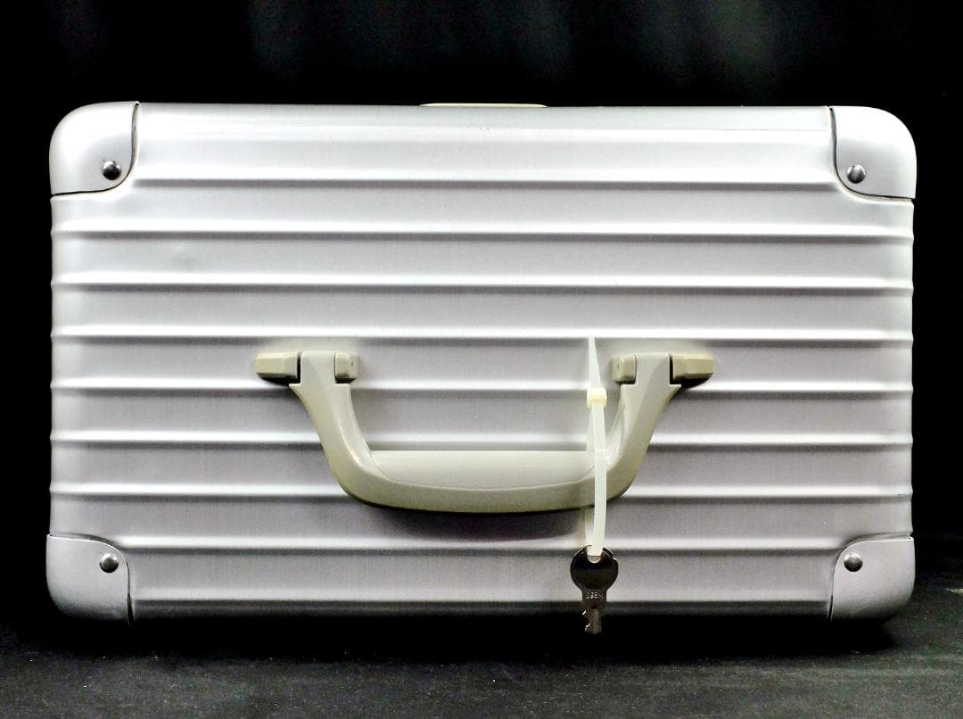 リモワ　946.38 『OPAL/オパール』アルミビューティケース 17L 鍵付