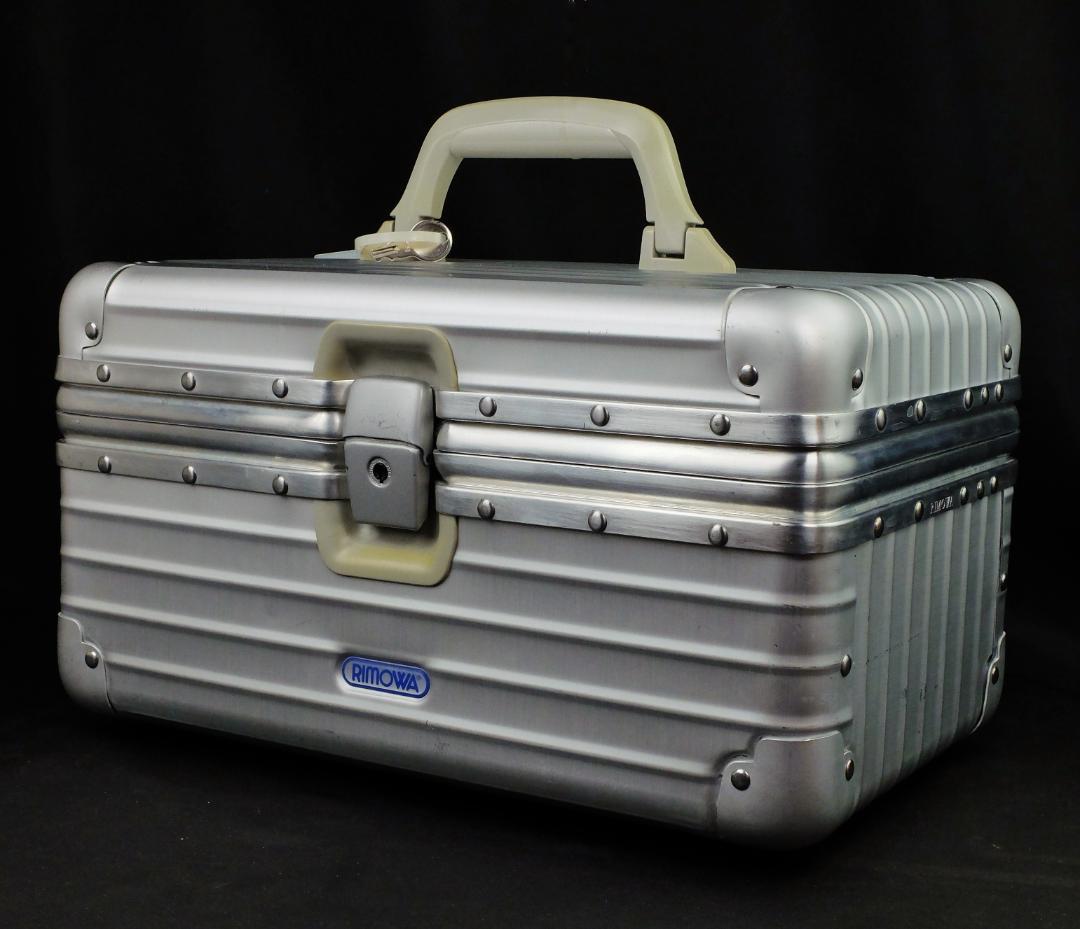 リモワ　946.38 『OPAL/オパール』アルミビューティケース 17L 鍵付