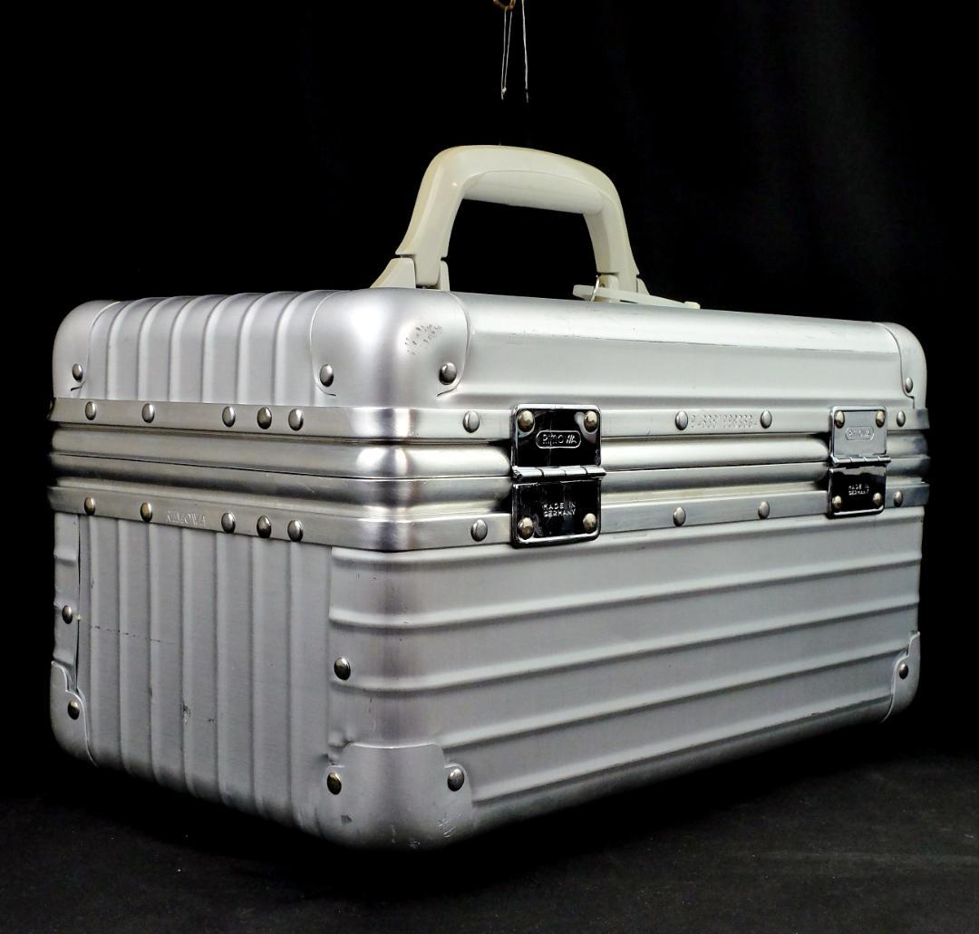 リモワ　946.38 『OPAL/オパール』アルミビューティケース 17L 鍵付