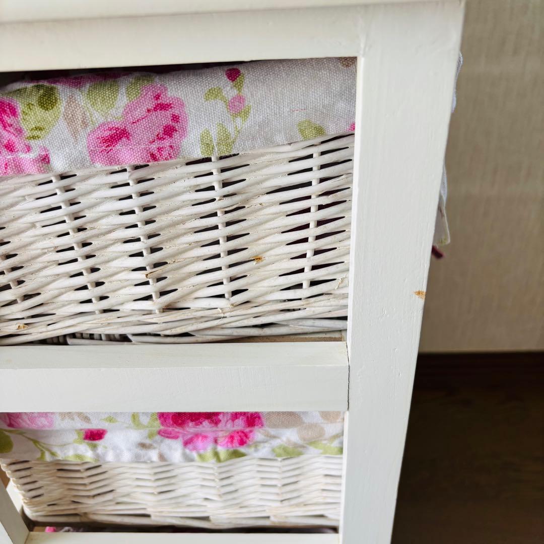 花柄バスケット付き収納ラック 4段 ホワイト 籐ラタン チェスト 北欧 送料込み