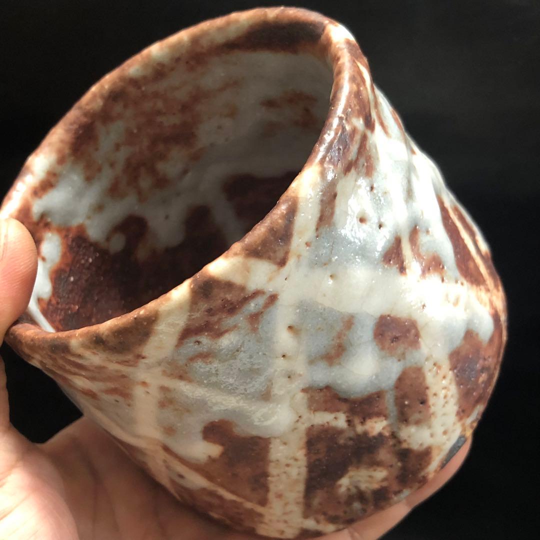 究極の美◼️蔵から釉薬と紋様が凄まじい凄い雰囲気のある抹茶茶碗が出て来た