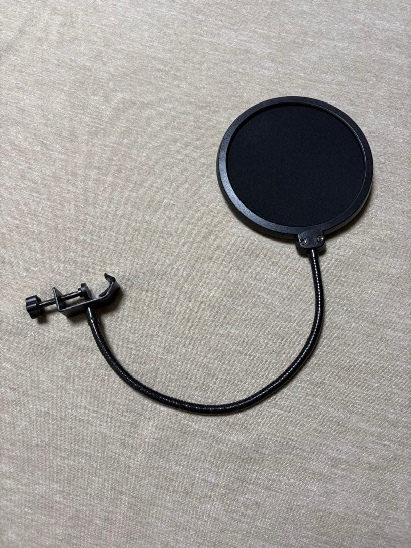 AKG C214 コンデンサーマイク ハードケース付き　ゲーブル、ポップガード付