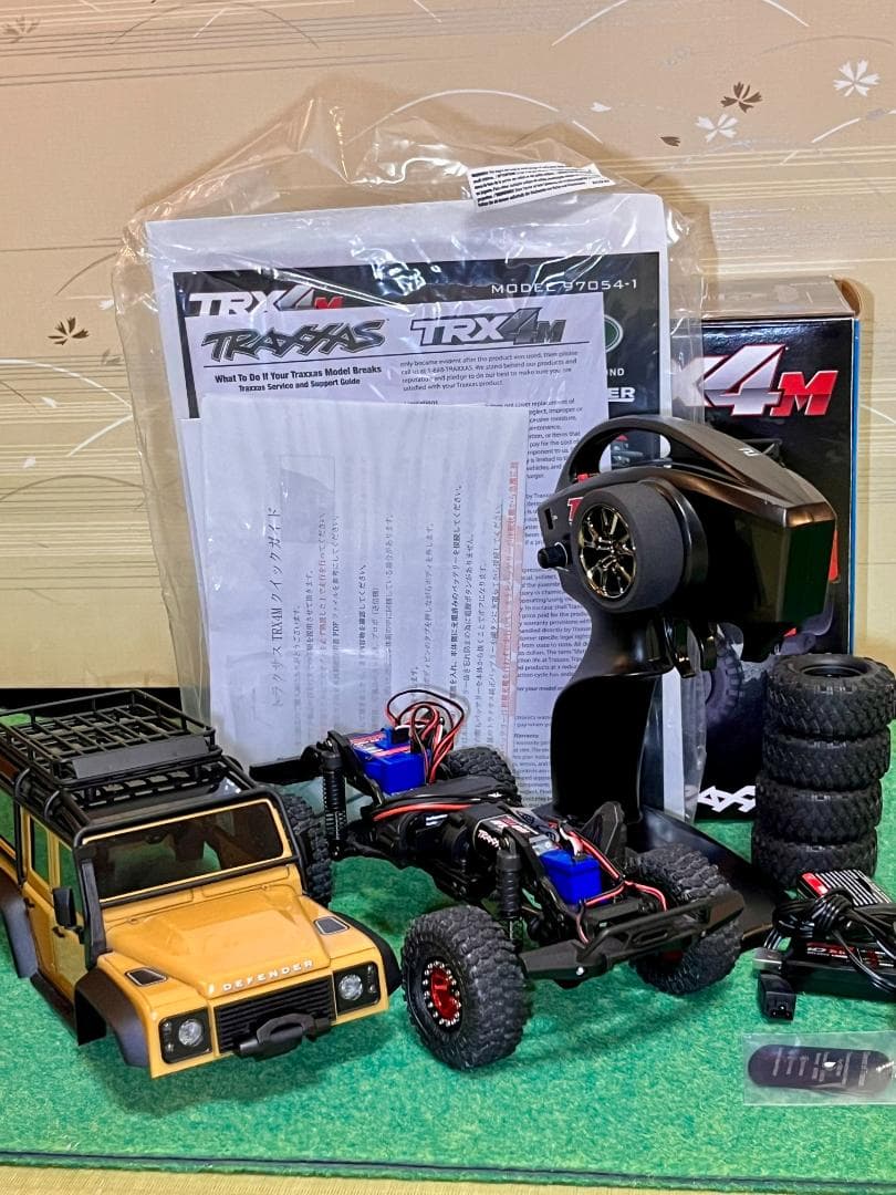 【トラクサス　TRX4M 1/18 ディフェンダー 中古品】◆匿名・翌日配送！