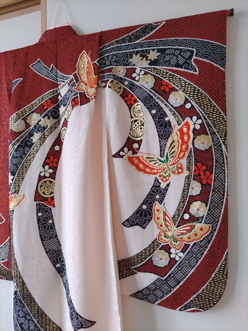 ★ssshiopi★　七五三 着物　7歳　赤　黒　絞り柄　作り帯　ゴールド