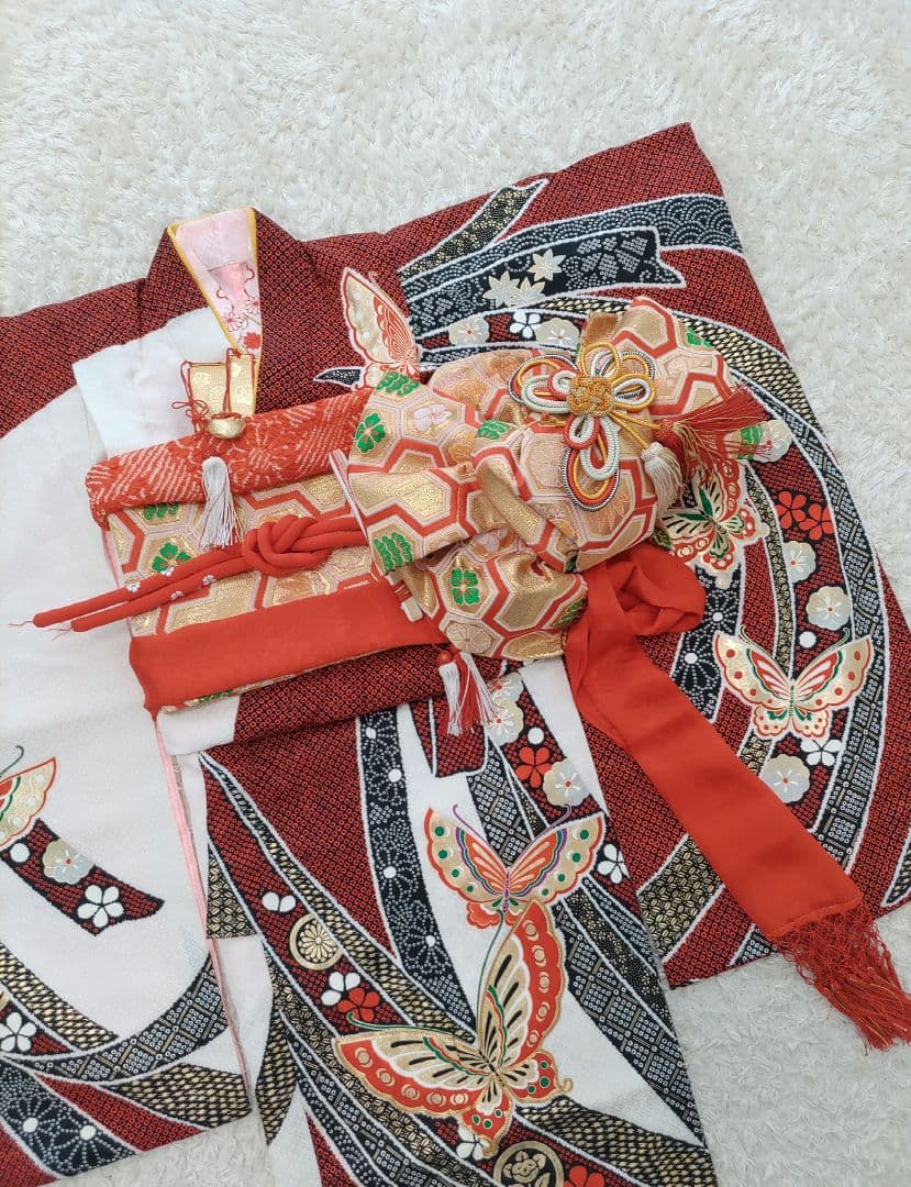 ★ssshiopi★　七五三 着物　7歳　赤　黒　絞り柄　作り帯　ゴールド