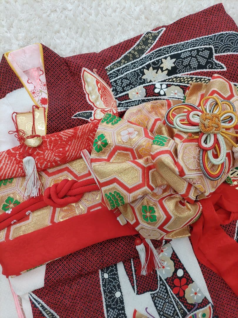 ★ssshiopi★　七五三 着物　7歳　赤　黒　絞り柄　作り帯　ゴールド