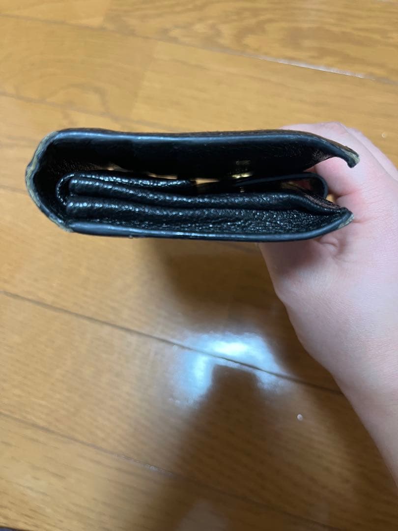 miu miu 黒 二つ折り財布