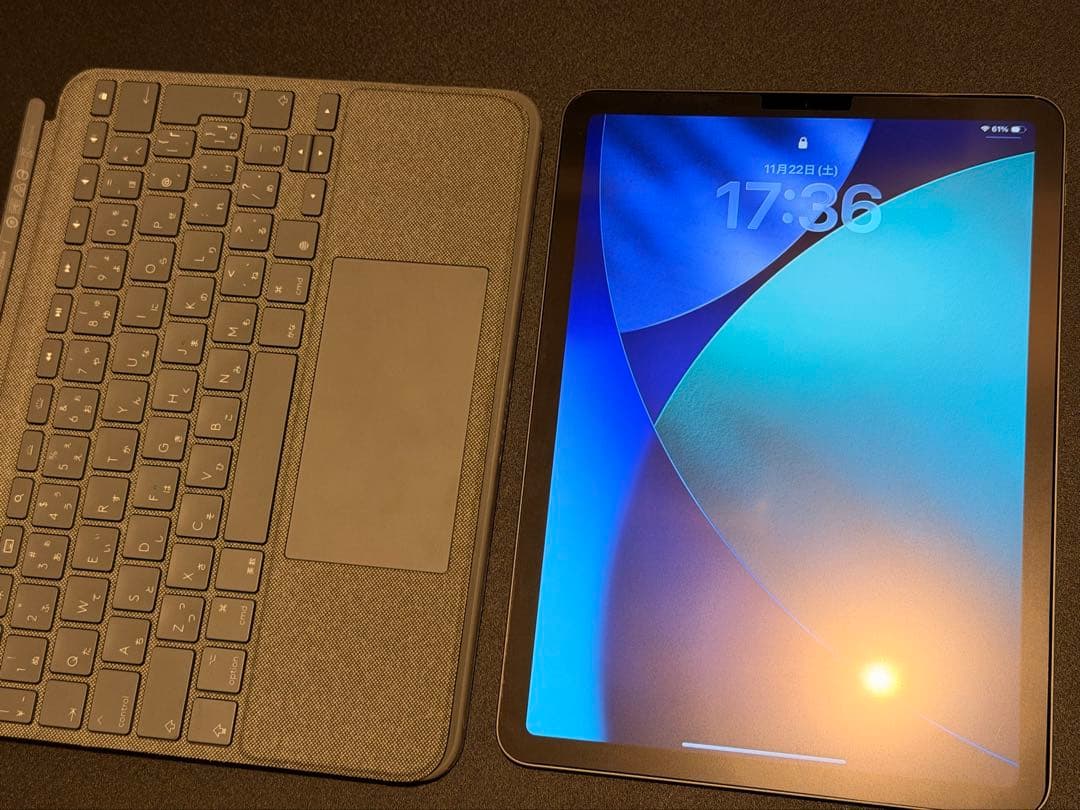 iPad Air第5世代　キーボードケース付き