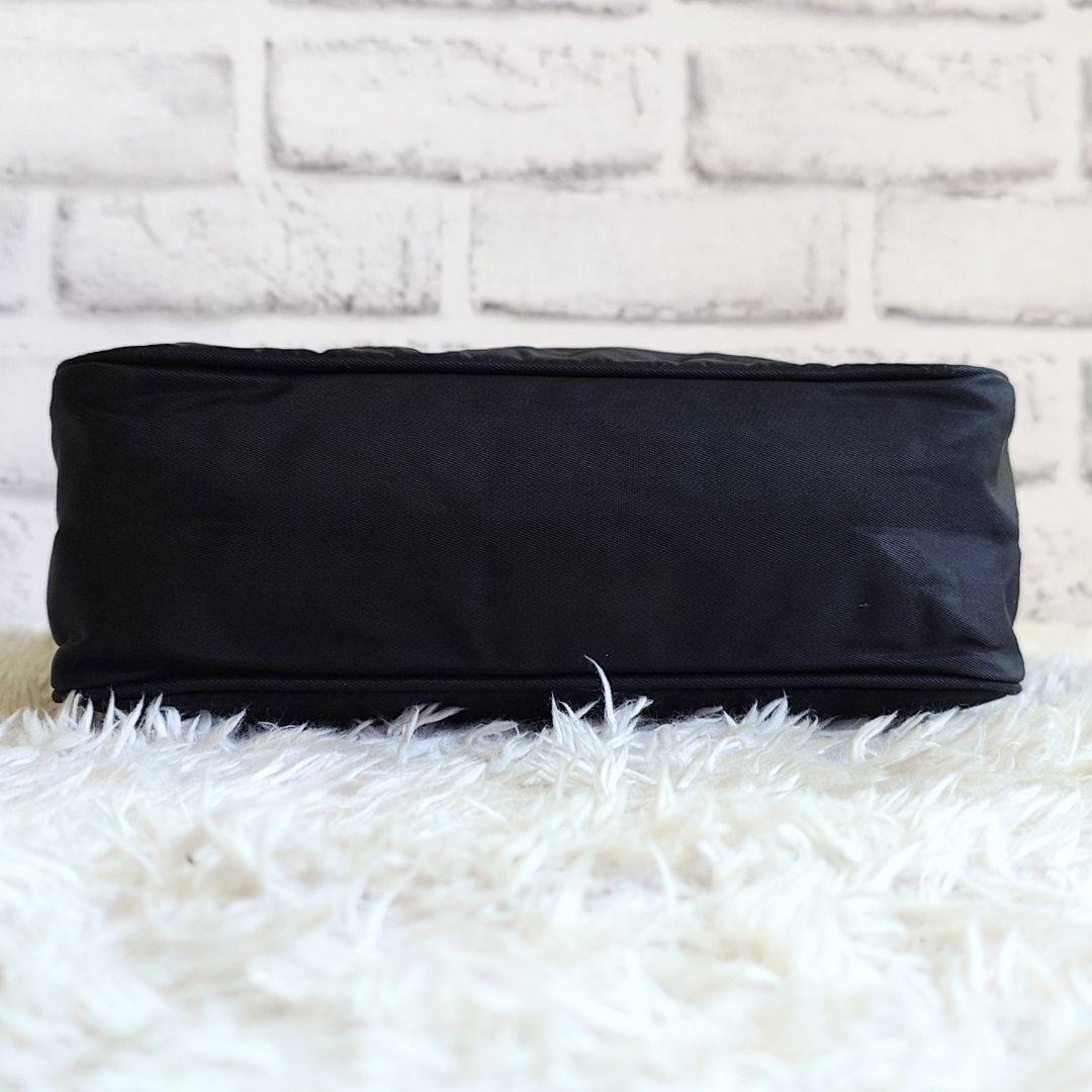 プラダ アクセサリーポーチ ミニハンドバッグ 三角ロゴ ブラック レディース