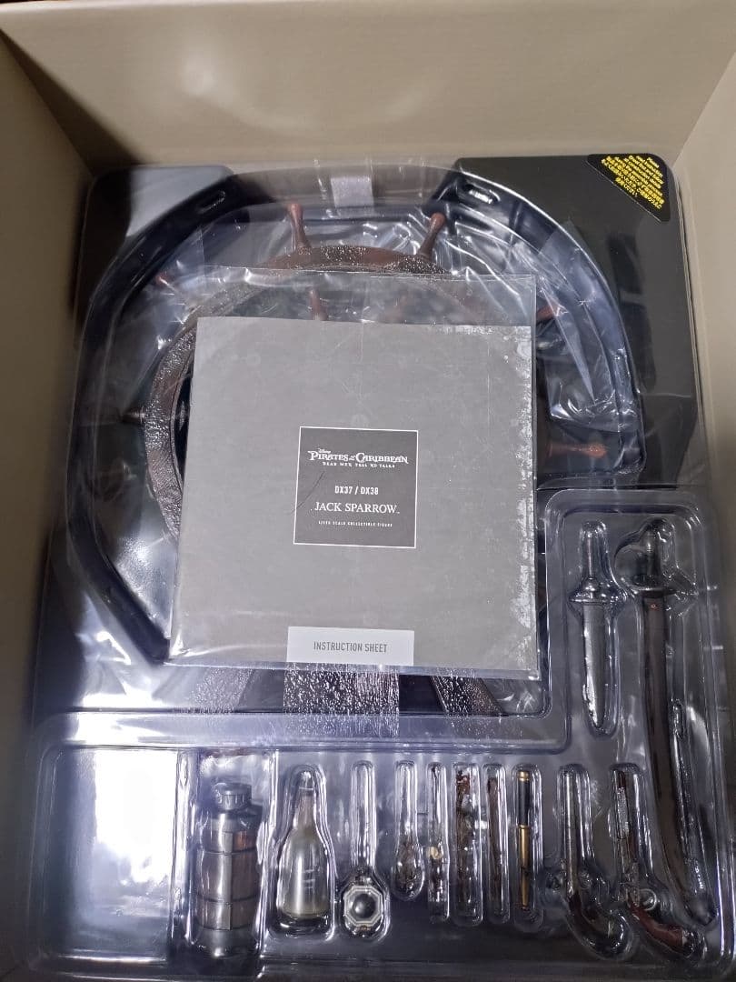 ホットトイズ　ジャック・スパロウ　DX37 パイレーツオブカリビアン　最後の海賊