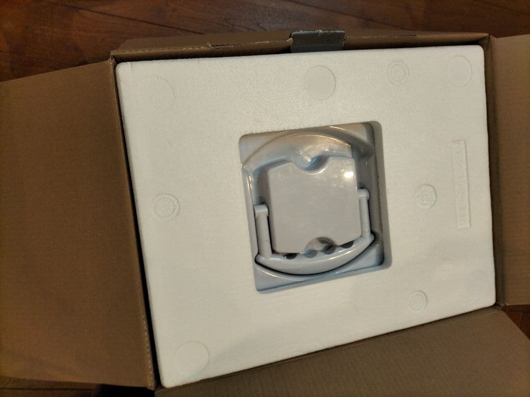 VERSOS 冷温庫 25L ペルチャ方式 VS-470