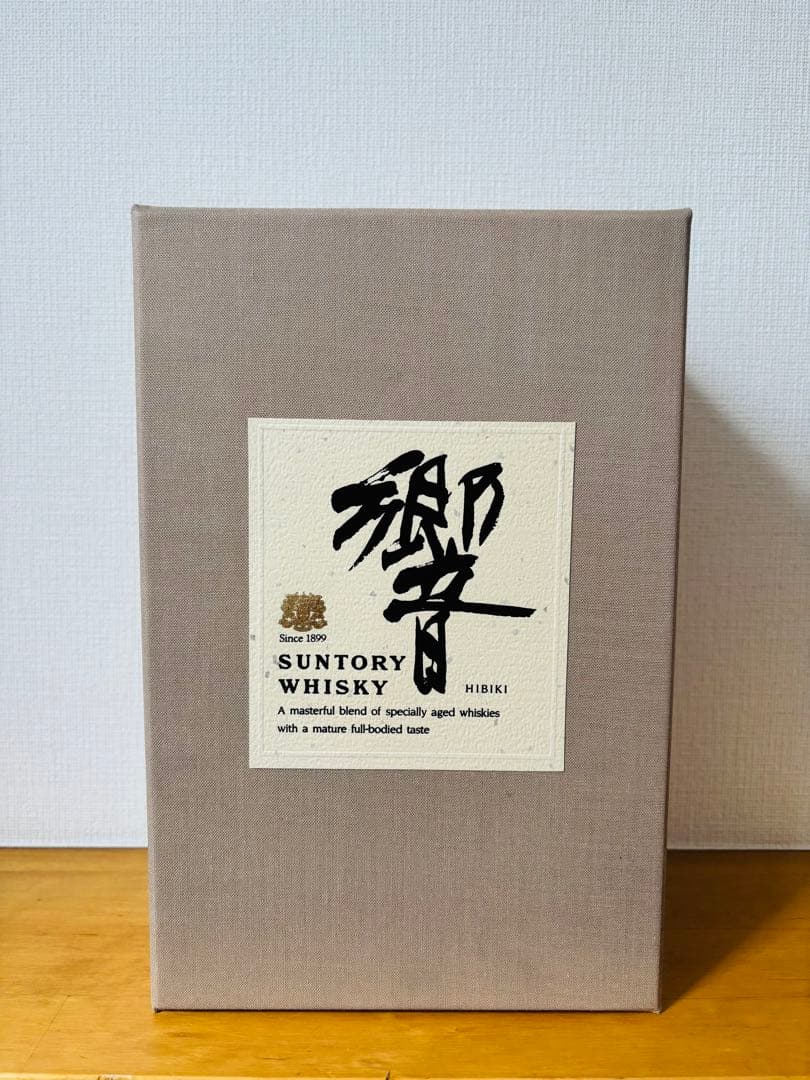 響 旧 裏ゴールドラベル 金キャップ 43％ 700mL