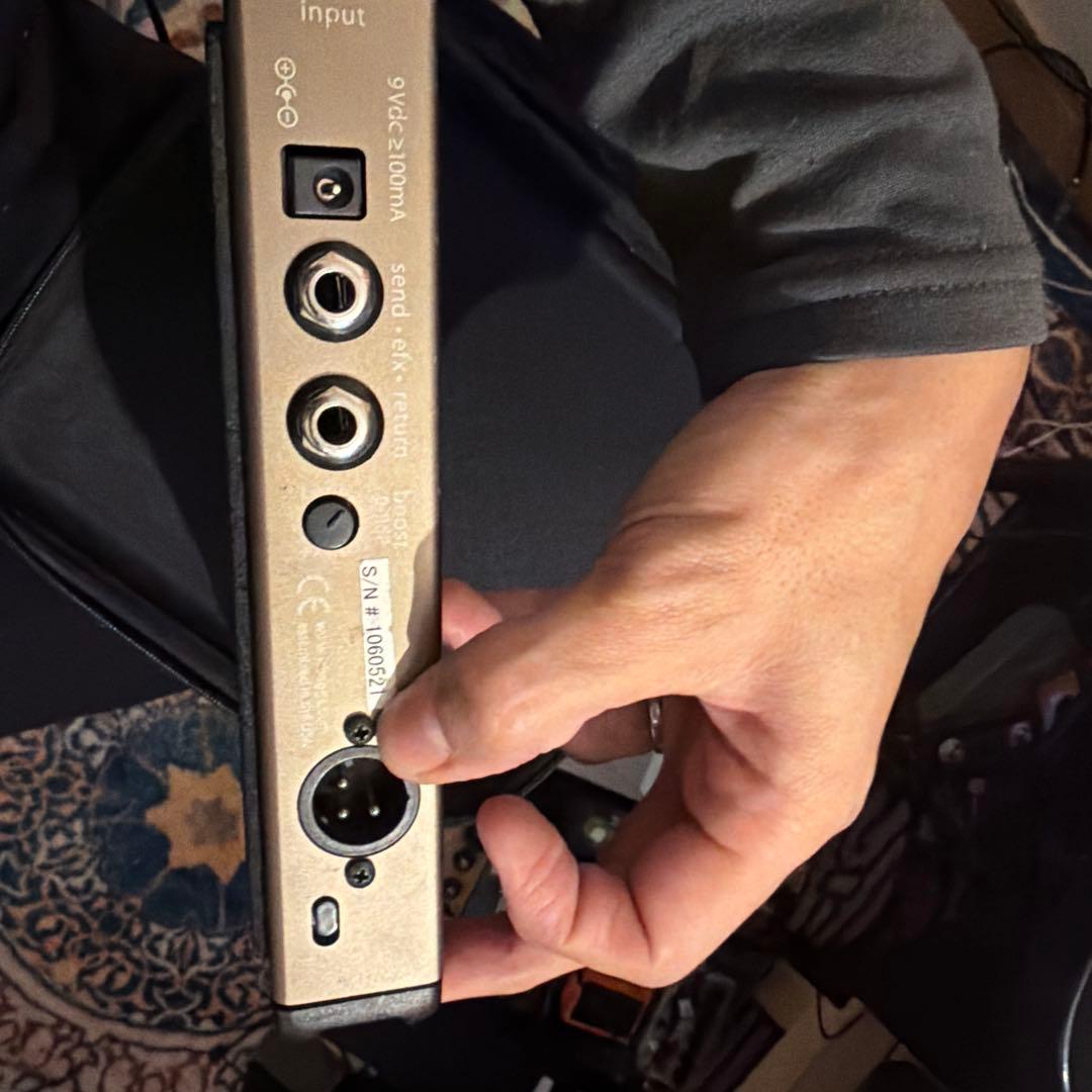 ギター L.R. Baggs venue full isolation DI