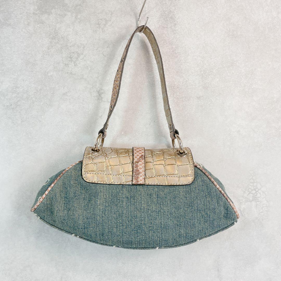 GUESS ゲス　ミニバッグ　バンドバッグ　y2k