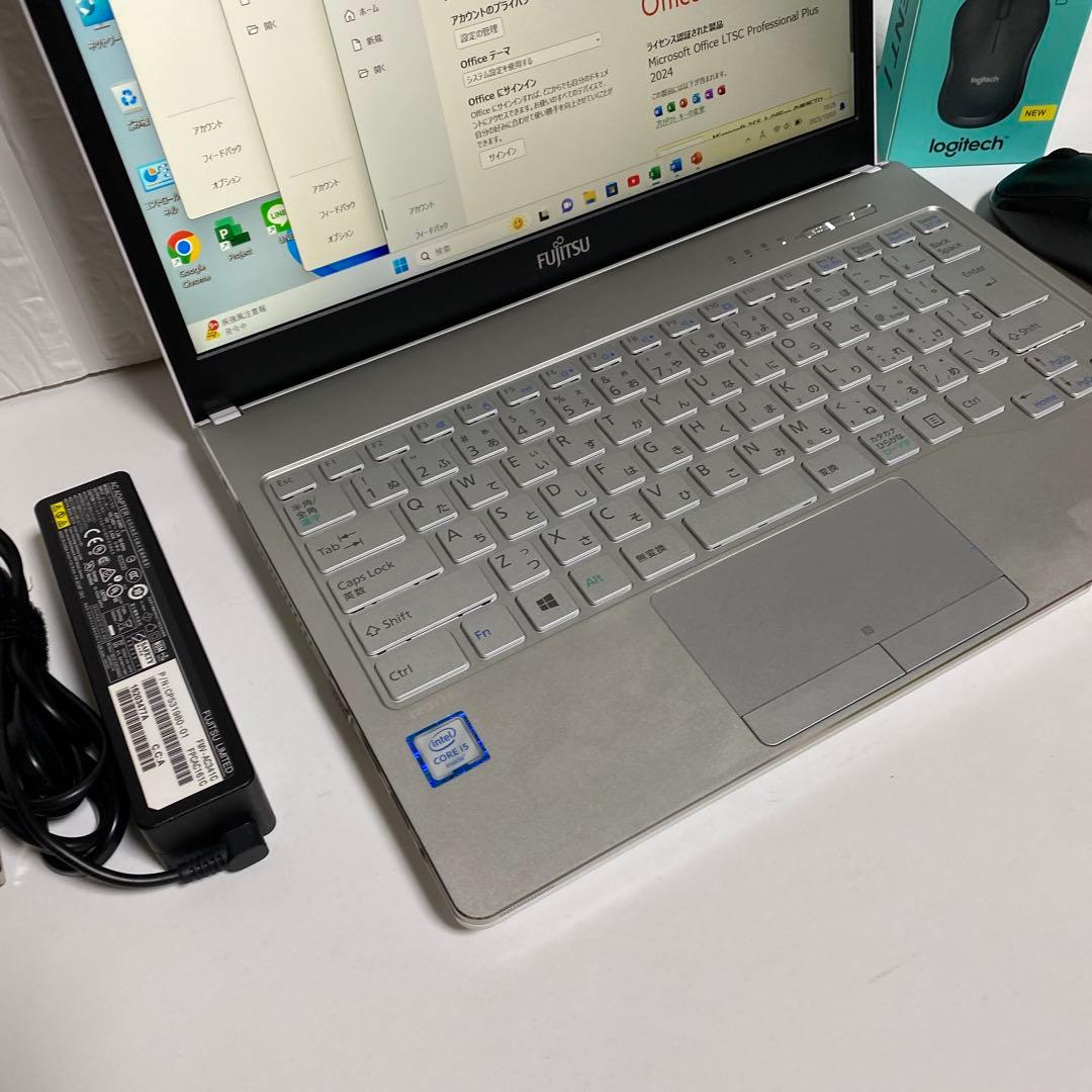 Windows11 オフィス入りCore i5 SSD256GB 富士通　FHD