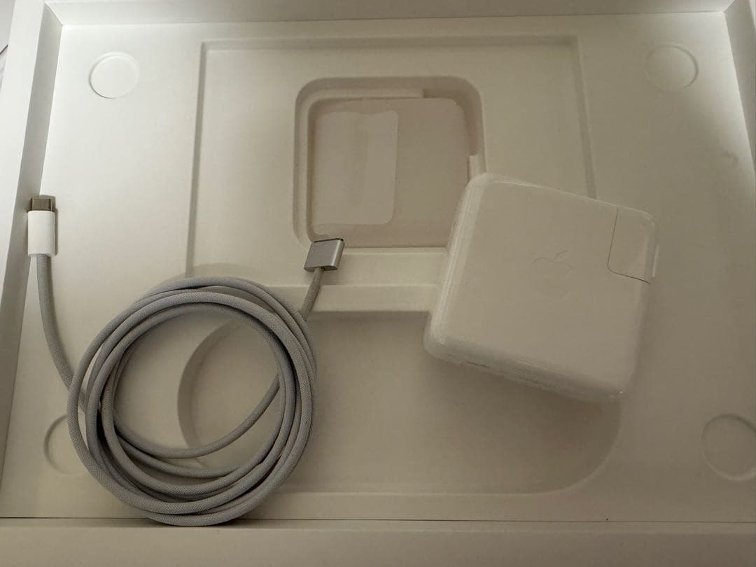 MacBook Pro 14インチ 16GBユニファイドメモリ512GB SSD