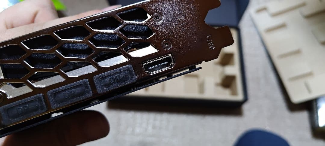 中古　玄人志向　GeForce RTX 5060 Ti 16GB