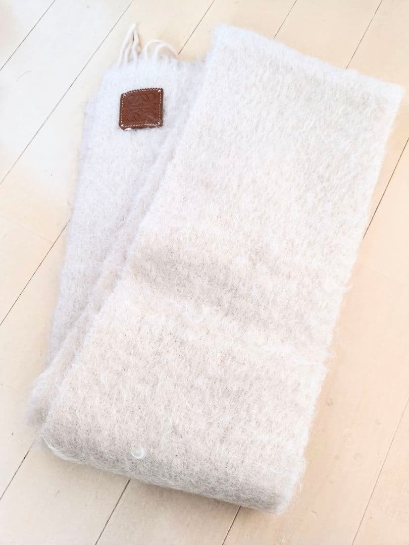 ロエベモヘアスカーフホワイト