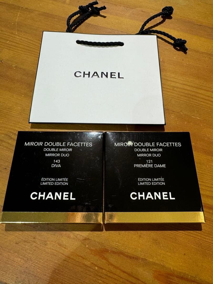 CHANEL MIROIR DOUBLE FACETTES 限定版