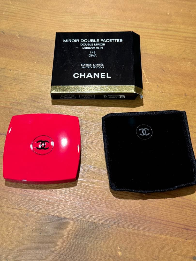 CHANEL MIROIR DOUBLE FACETTES 限定版