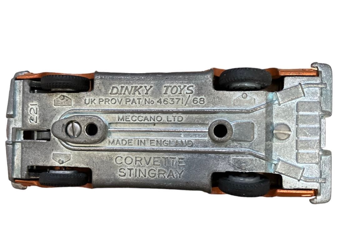 ミニカー Dinky Toys221 1969 made in the UK