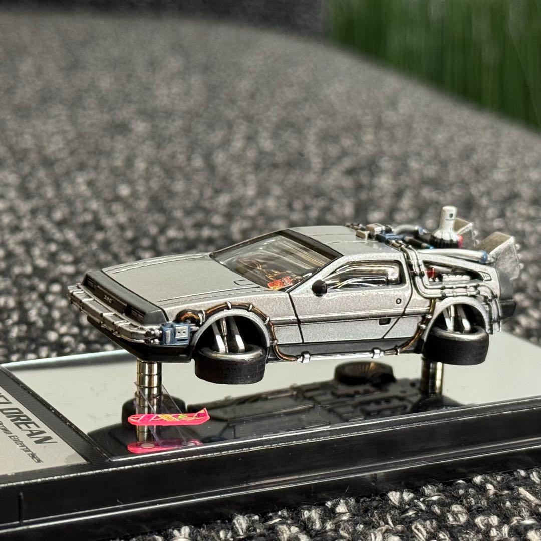 キャラウィール デロリアン Ⅱ カスタム品 1/64 バックトゥザフューチャー
