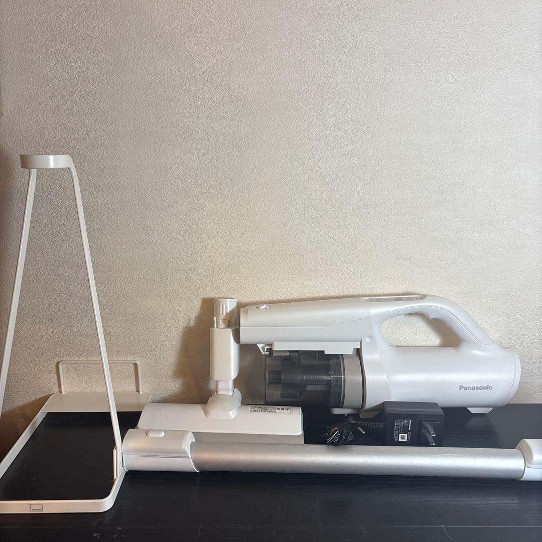 Panasonic 充電式掃除機 MC-SB32J 2022年製 中古