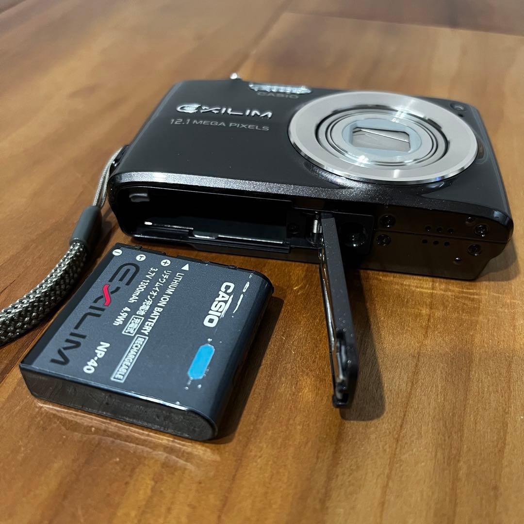 デジタルカメラ CASIO EXILIM EX-Z400
