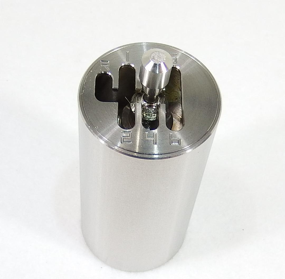 ウシレバー　6MT　左上R