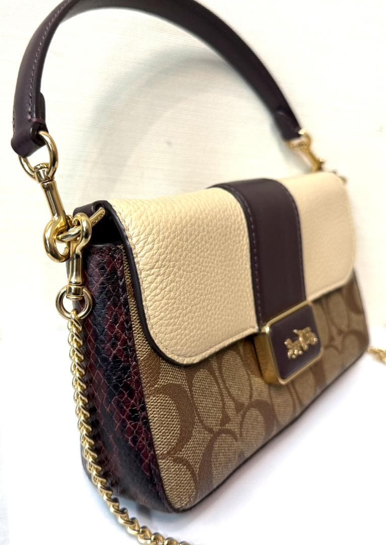 COACHコーチ ミニグレースクロスボディ シグネチャー キャンバス CC033