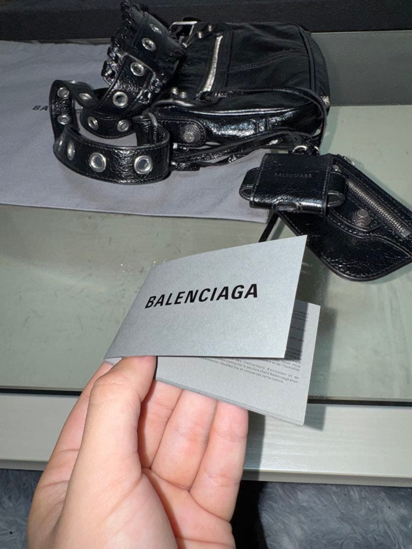 BALENCIAGA le cagole XS フラップバッグ　布袋付き