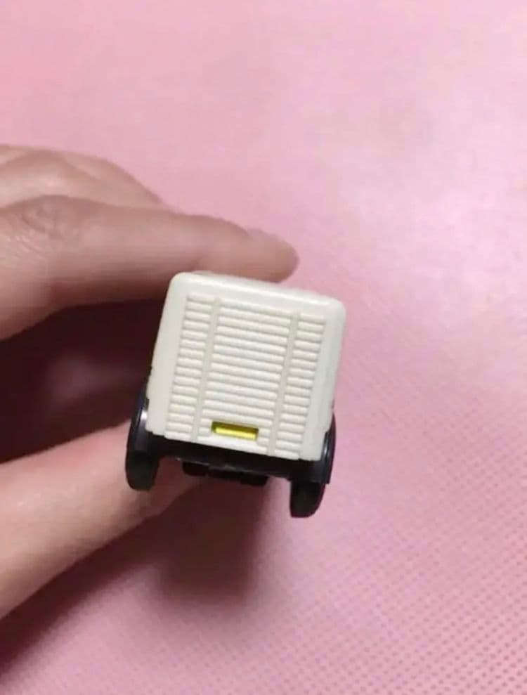 ミニカー✨黄色 海外デザイン