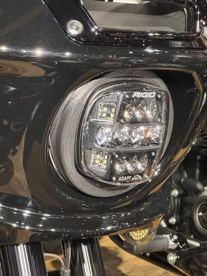 ローライダーSTリジットアダプトLEDヘッドライト　マウントブラケット