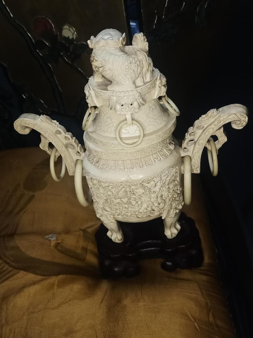 獅子彫刻 木製スタンド付き 飾り香炉 彫刻 骨董風 インテリア