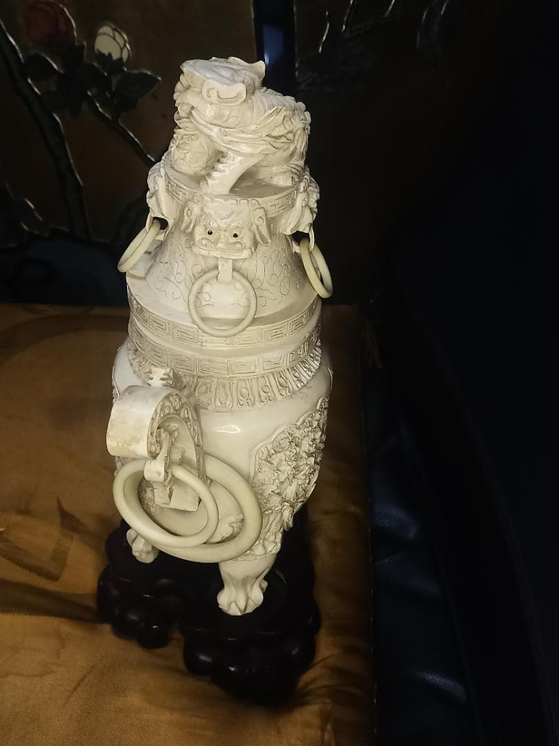 獅子彫刻 木製スタンド付き 飾り香炉 彫刻 骨董風 インテリア