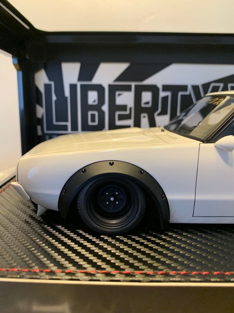 イグニッションモデル　1/18 LBWK ケンメリ ホワイト　0435