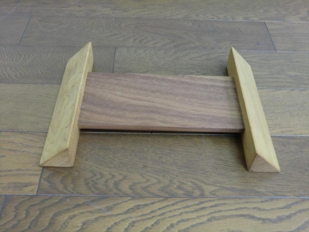 237新品・未使用　木のおもちゃ　手作り木製自動車 トラック　木製玩具　乗用玩具