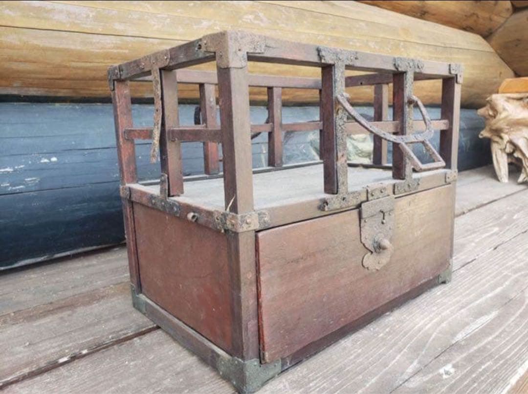 アンティーク日本の木製収納箱　野外茶道具？　江戸期？　40センチ