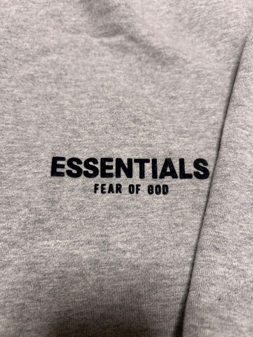 エッセンシャルズ　パーカー　フーディ