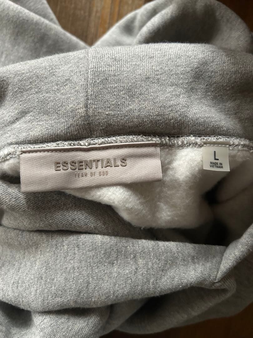 エッセンシャルズ　パーカー　フーディ