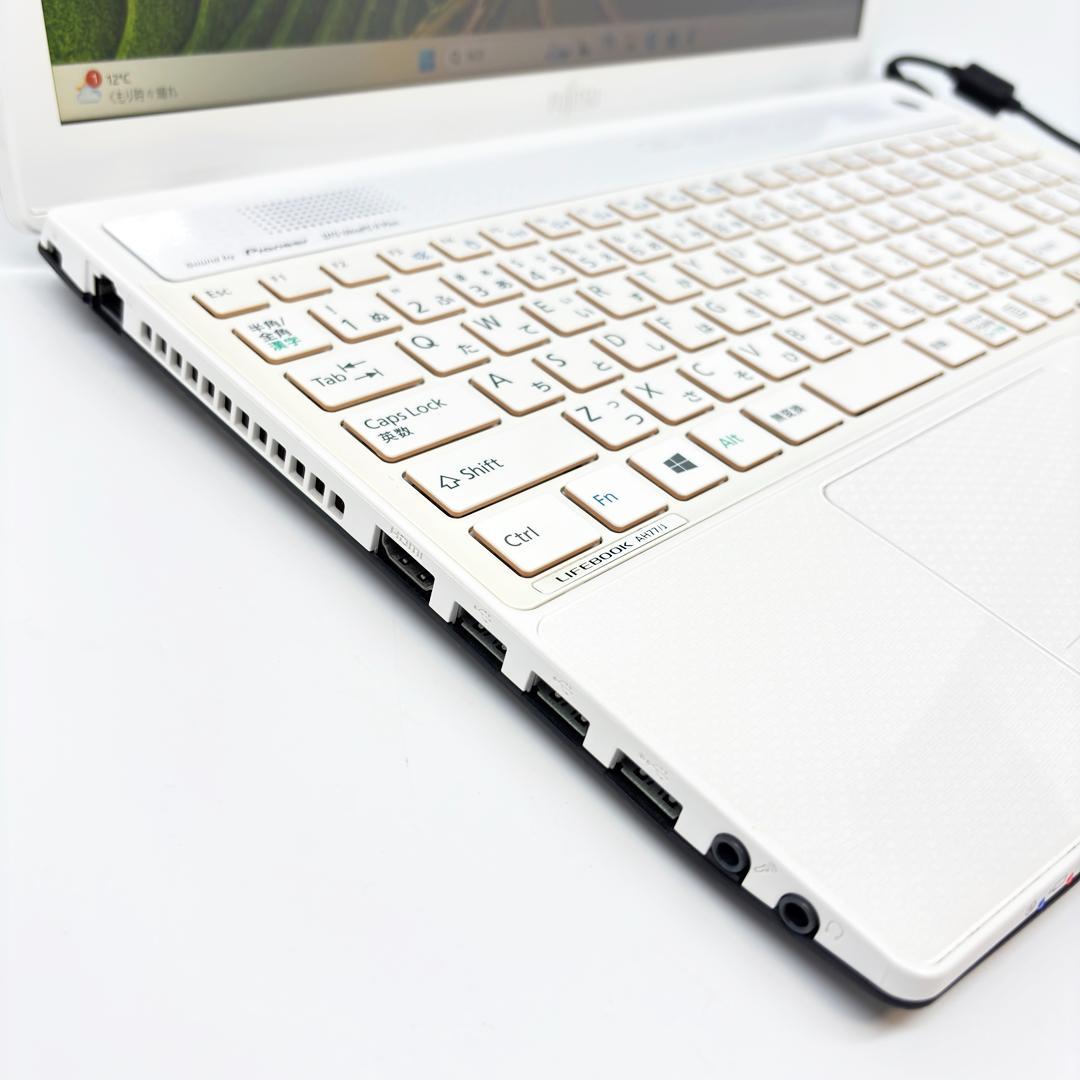 富士通 ノートパソコン Corei7 SSD メモリ16GB Win11 A35