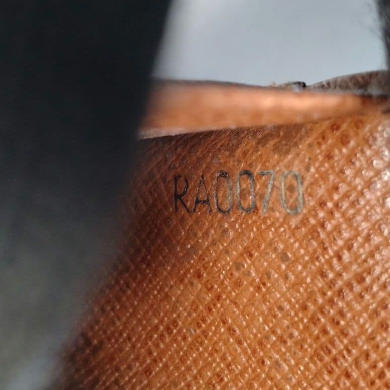 ルイヴィトン ポルトモネ ビエ トレゾール モノグラム 折り財布 PVC レザー