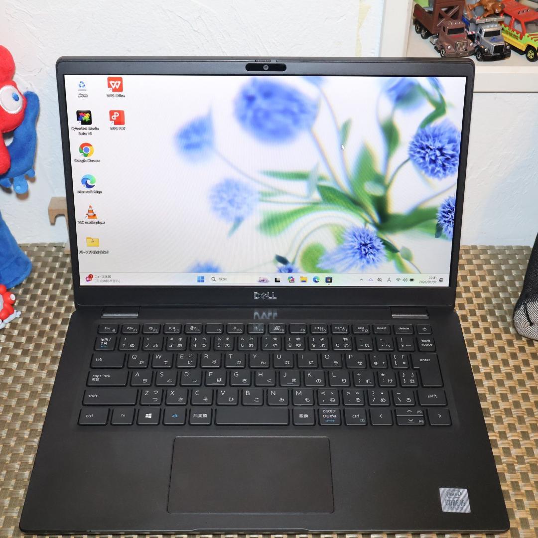 小型！Win11公式対応10世代i5/メ8/新品SSD/無線/カメラ/TypeC