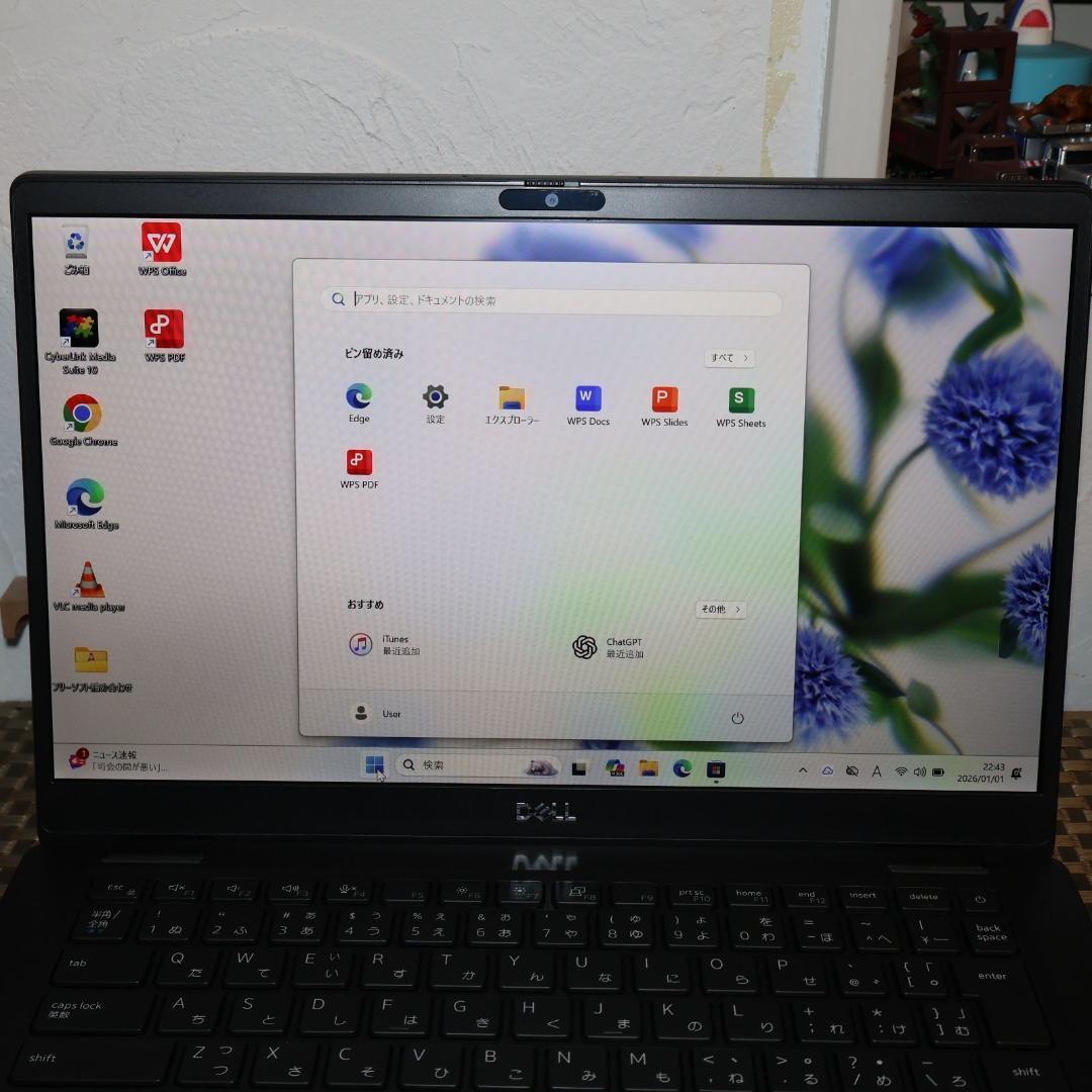 小型！Win11公式対応10世代i5/メ8/新品SSD/無線/カメラ/TypeC