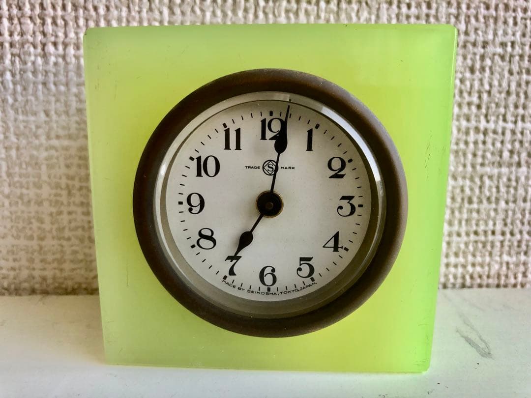 精工舎　ウランガラス置き時計　アンティーク　レトロ　骨董品　置き時計